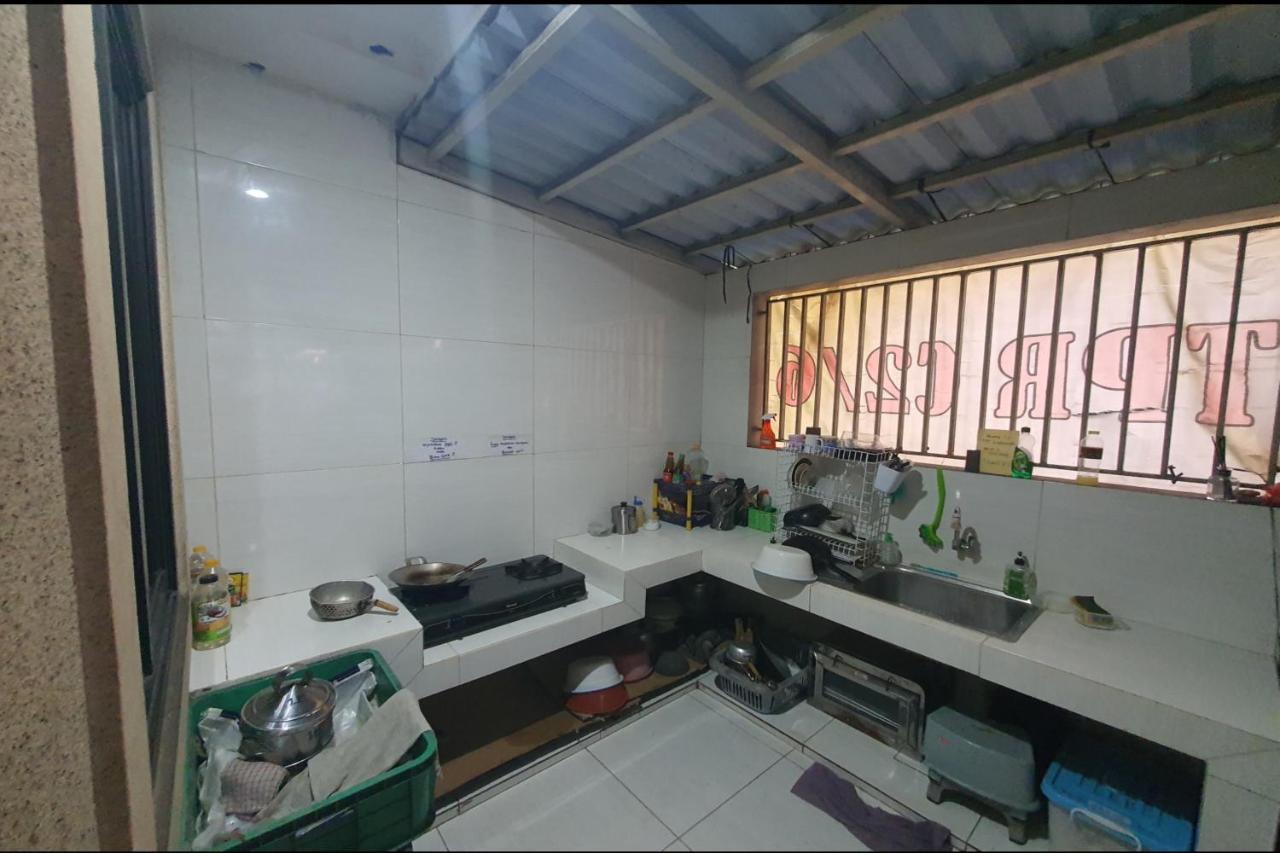 Oyo 93109 Garden Homestay 1 Tpr Surabaya Exterior photo